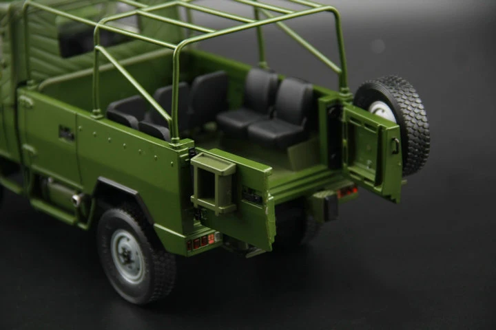 Специальное предложение Редкие 1:24 китайский военный автомобиль NJ2046 внедорожный автомобиль модель бутик Сборная модель из сплава