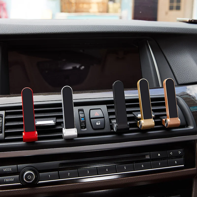 magnetic holder (30)