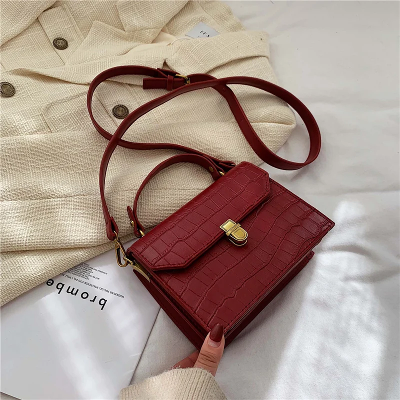 Женская простая сумка-мессенджер с клапаном, дизайнерская Ретро Новинка, модная облачная женская сумка через плечо, сумка-клатч - Цвет: Red1