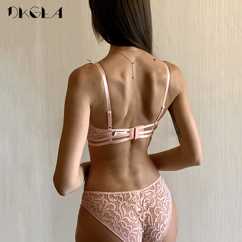 Comprar Conjunto de ropa interior Sexy de algodón fino sujetador profundo V Push up sujetador y bragas conjunto de sujetadores bordados de encaje negro para mujer conjunto de lencería