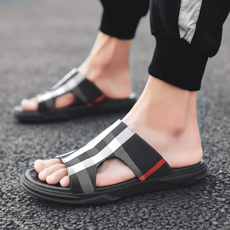 

2019 Summer Hot Selling Trend Breathable Open Toe Anti-slip England Casual Buckle Line-styled Plaid Slippers Men P