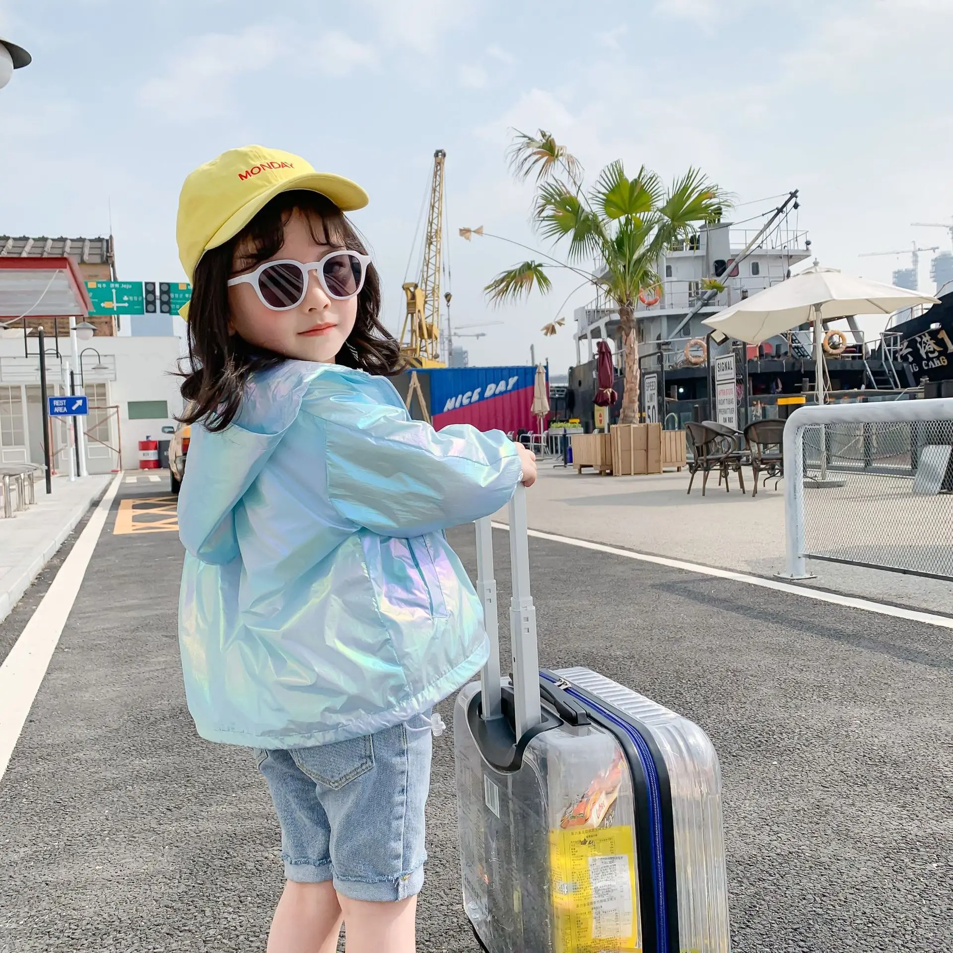 

Childrenswear 2020 Spring Korean-style Men And Women Children Hooded Cardigan Wind Coat Laser Coat Coat