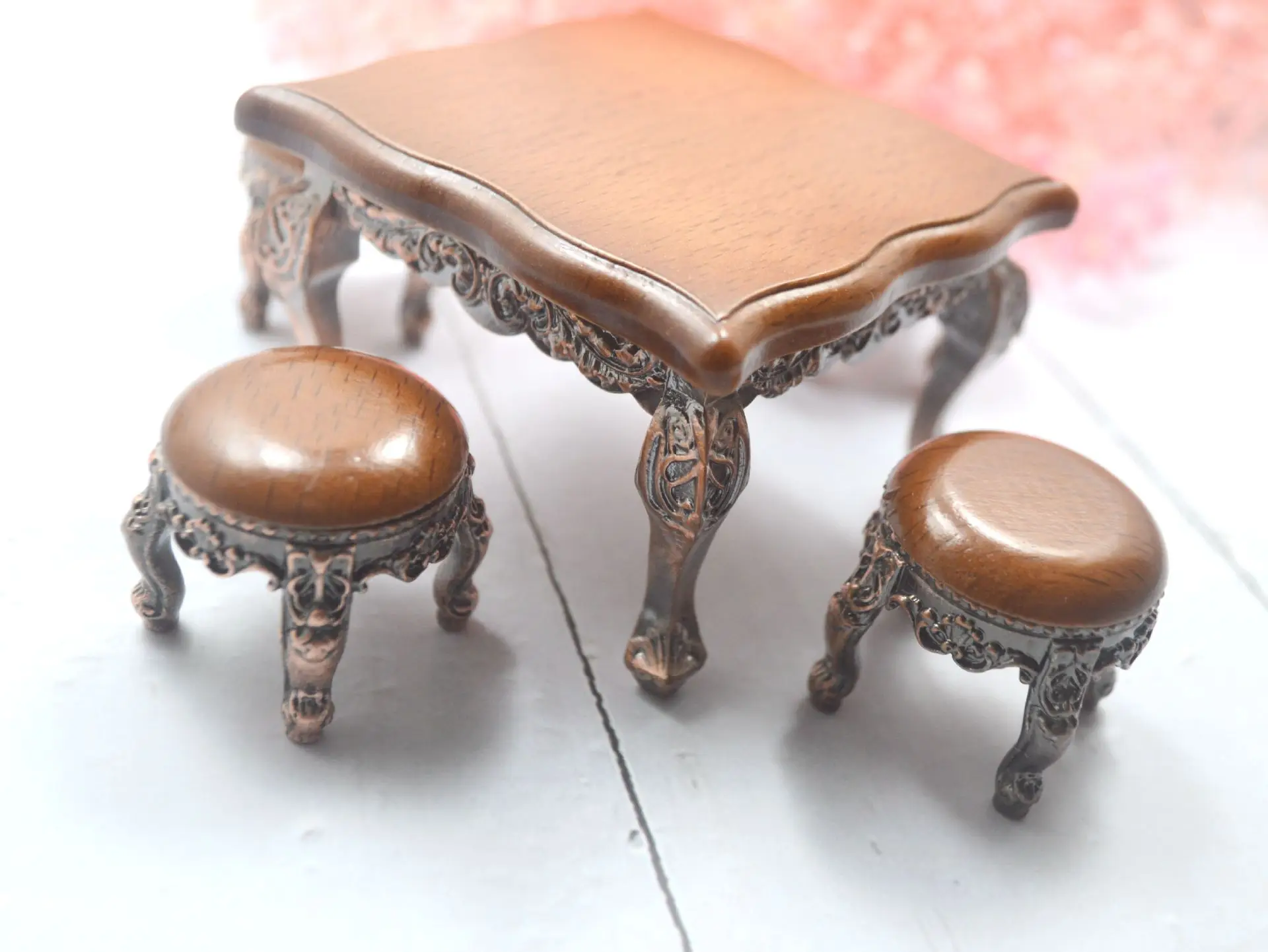 1; 12 Miniature Doll House CHILDREN'S Toy Furniture Model Round Table Retro Nostalgic European Style Mini Table Decoration