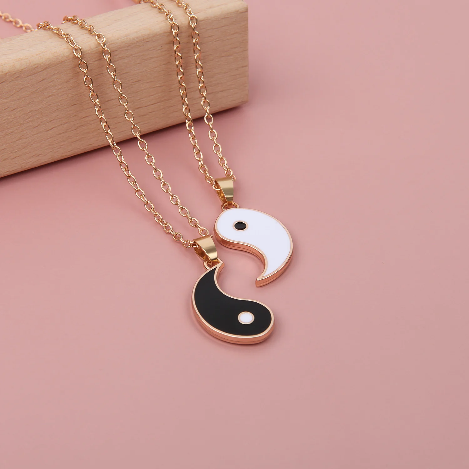 Colgante para pareja de Tai Chi, collares para parejas, mejores amigos, Yin Yang, cadena larga de oro, regalos de joyería, 1 par