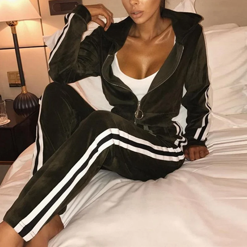 

LOOZYKIT Women Set Sportswear Autumn Winter Warm Velvet Tracksuit Two Piece Set Stripe Sweatshirt Pant Sweat Suit Home Clothing