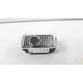 

4G0052135E INNER LIGHT AUDI Q8 (4MN) (07.2018)