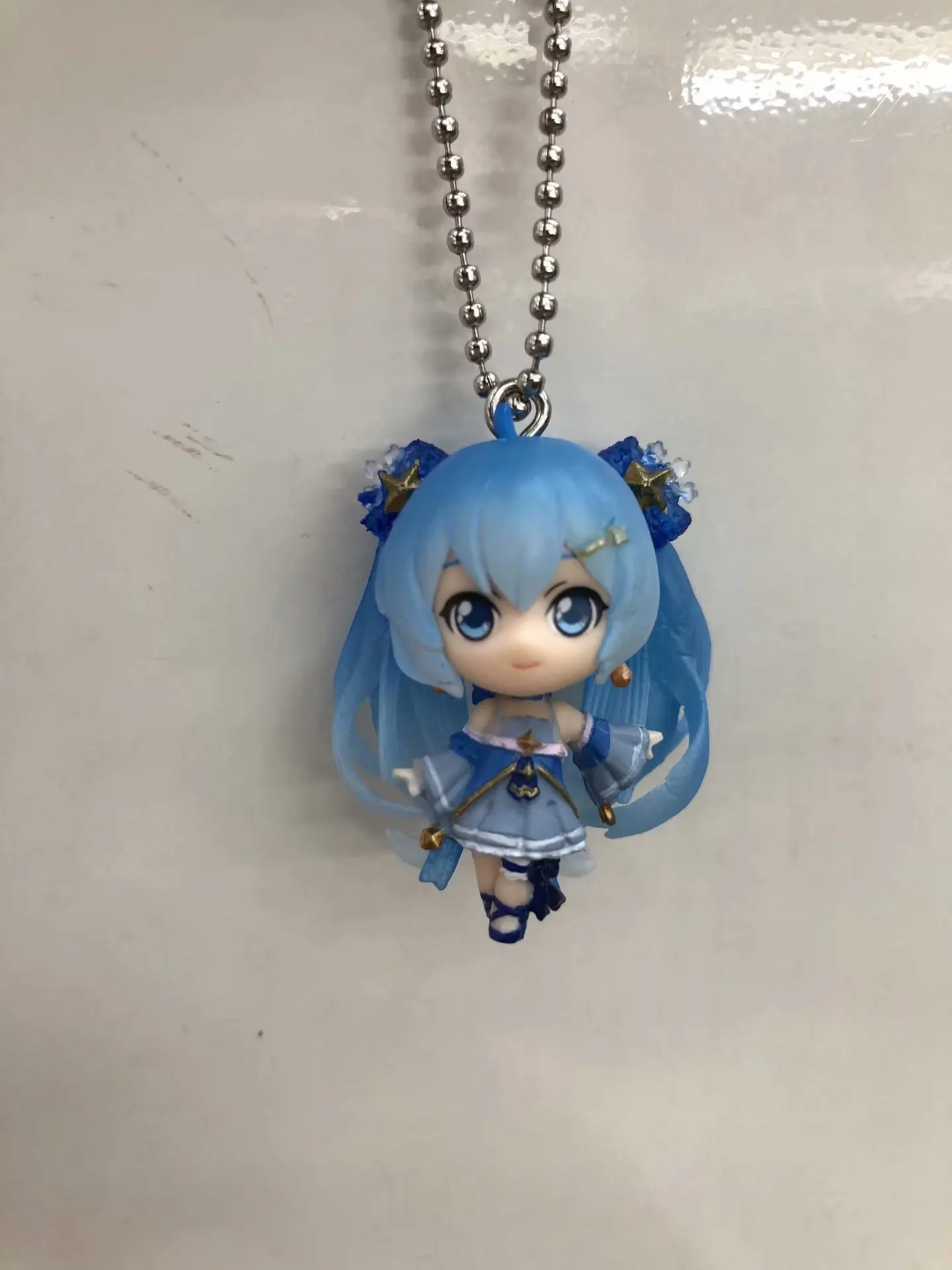 Аниме Hatsune 5-Симпатичные Хацунэ Нижняя пластина для снежной погоды с названием песни «Hatsune/RIN/должно помочь патруль тон брелок-подвеска