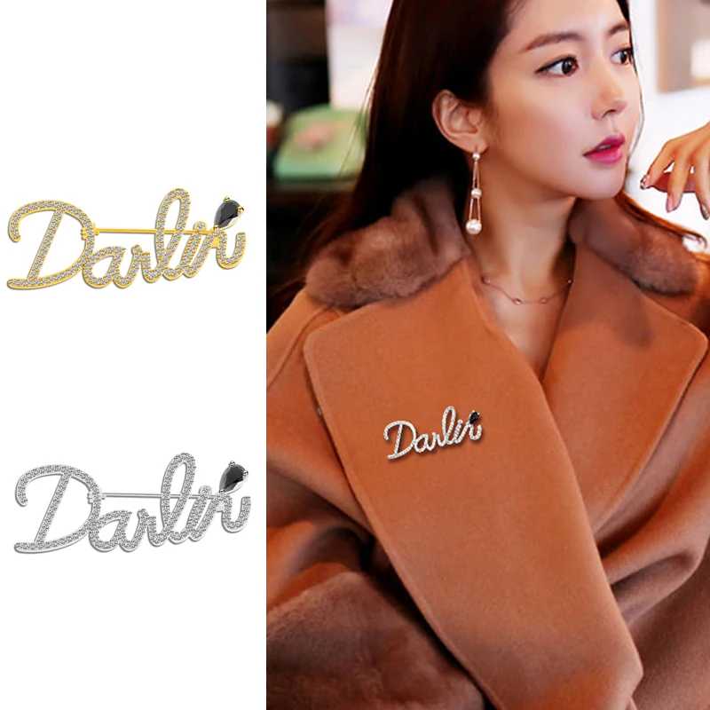 

Fashion Handmade Blingbling Jewelry AAA Zircon Brooch "DARLIN " Word Pin Gift Luxury Crystal Lapel Pin for Women broche female