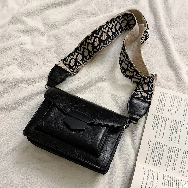 

2019 Autumn and Winter New Fashion One-shoulder Fashion Atmospheric Broadband Slash Bag High Sense Small Bag