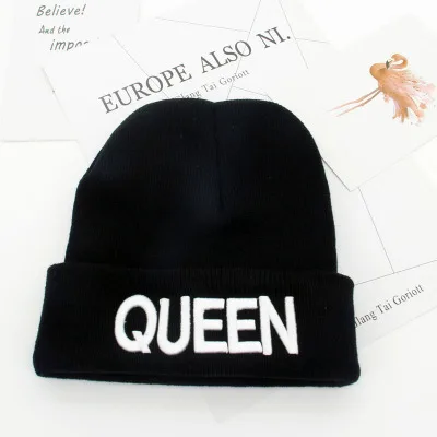 Модные шапки женские черные буквы "KING QUEEN" вязаные теплые мягкие шапки унисекс шерстяные Повседневные шапки Элегантные Зимние береты для влюбленных - Цвет: A3