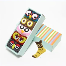 Рекомендуем! Женские носки с героями мультфильмов в подарочной упаковке; 5 пар/лот; сезон осень-зима; цветные носки с героями мультфильмов; женские хлопковые носки с забавными животными; комплект