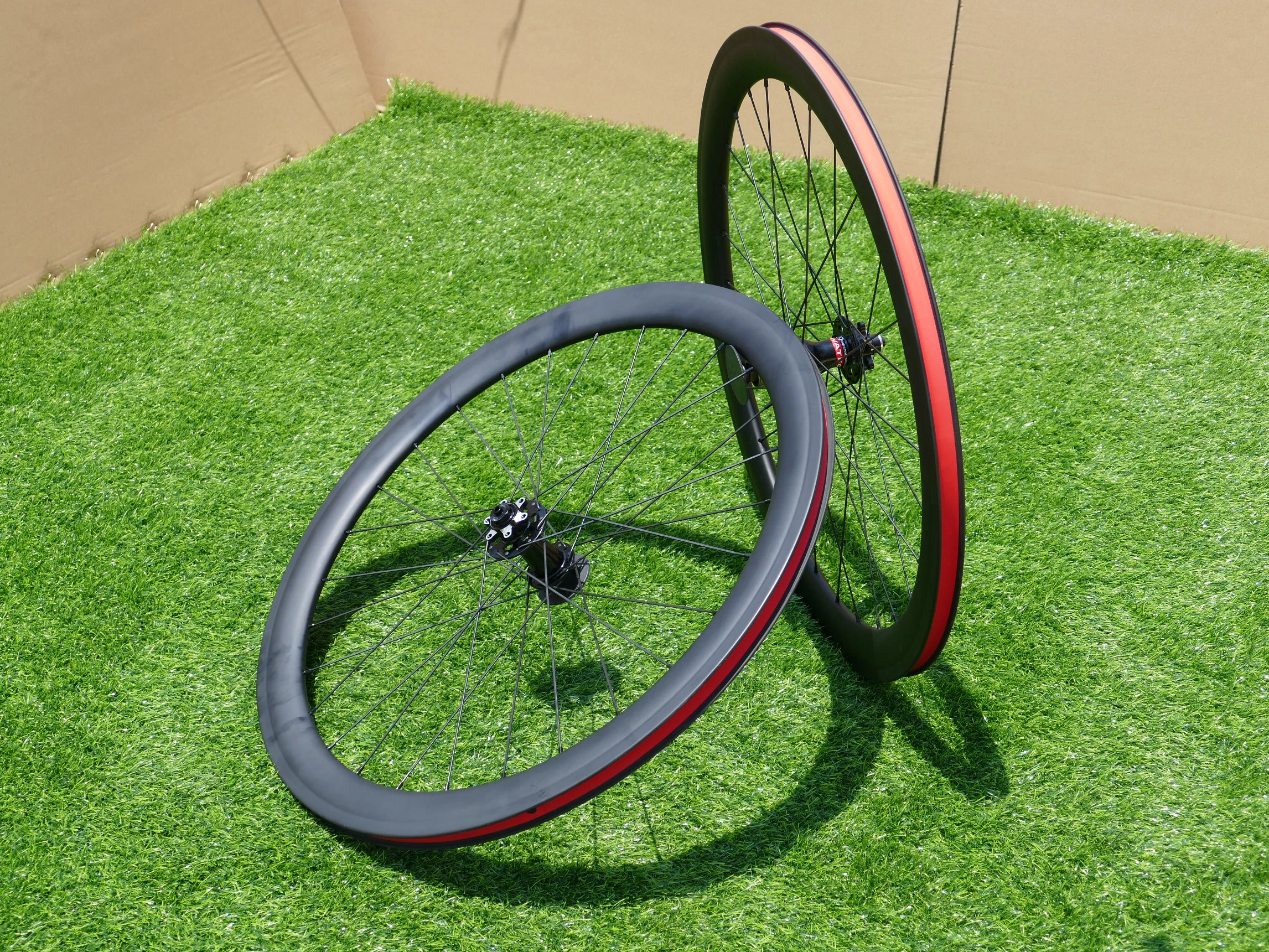 

Clincher Wheelset 50mm Full Carbon 700C Road Cyclocross Bike Wheelset for Disc Brake Thru Axle Front 100*12mm & Rear 142*12mm