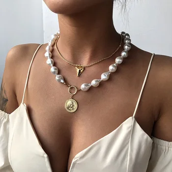 

KMVEXO 2020 Retro Irregular Baroque Pearl Necklace Girls Carved Coin Triangle Geometric Necklaces for Women Jewelry Party Gift