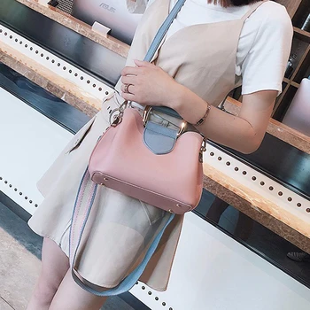 

2019 new pebbled PU leather shoulder bag female solid luxury handbag fashion ladies beautiful small handbag metal handle