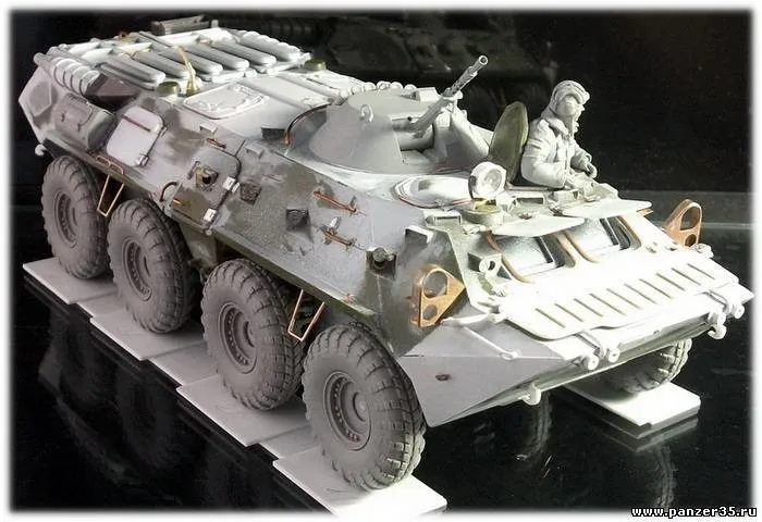 

1 / 35 модификация сборной модели шин для BTR-80 раннего типа 2-1