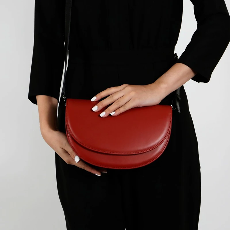 

Women Bag 2019 Niche Design Autumn And Winter New Semi-circle Bag Wild Shoulder Messenger Bag Simple Wind Saddle Bag Tide OC795