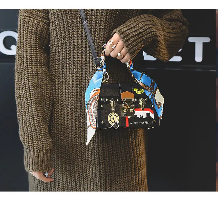 

2019 new star box small square bag fashion lock towel single shoulder oblique span women's bag