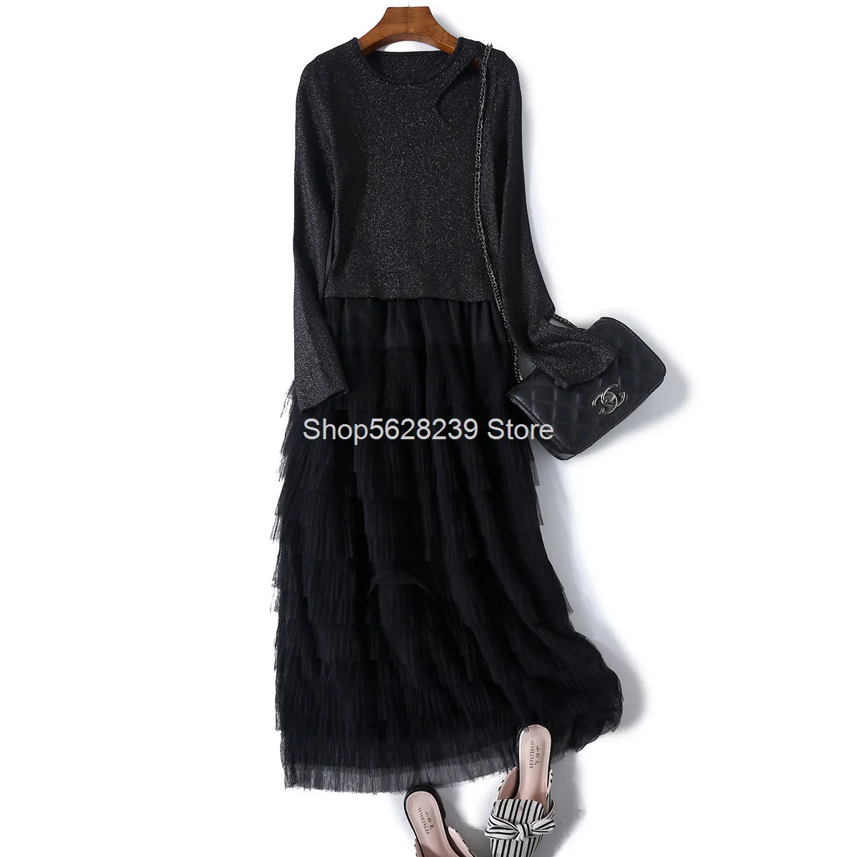 

Counter Female Knitting 2020 Season Temperament Commute Bright Silk Screen Yarn Splicing Gao Waist Cake Dress