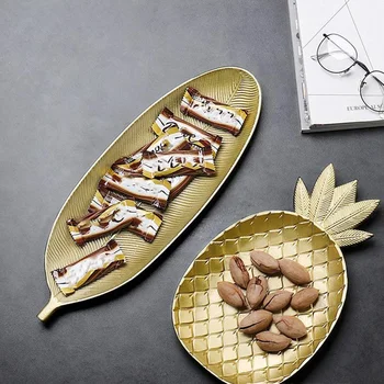 

Simple Scandinavian Style Wooden Golden Tray Leaf Shape Snack Fruit Bowl Wooden Storage Tray