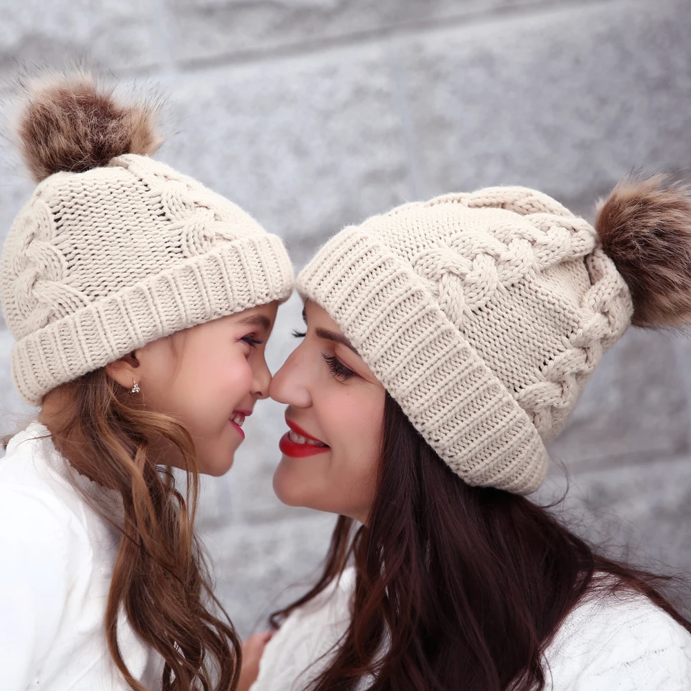Детская зимняя шапка для взрослых, вязаная одноцветная шапка с помпонами для мальчиков и девочек, модная зимняя теплая Шапка-бини для родителей и детей
