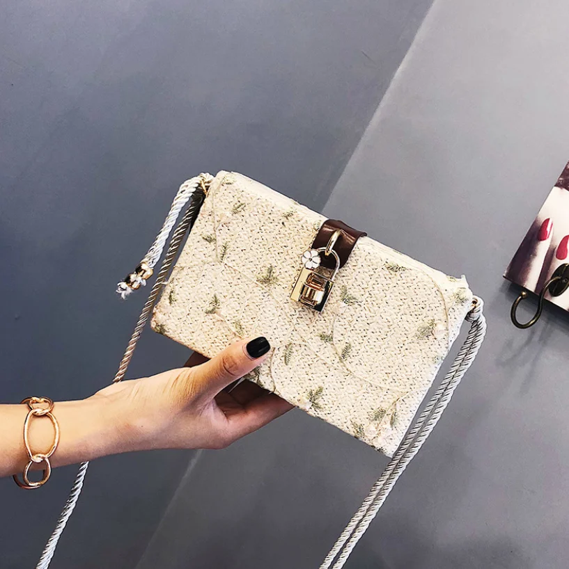 Handmade Straw Shoulder Bag Summer Women's Woven Rattan Bag Vintage Beach Cross Body Female Lock Handbag With Flowers