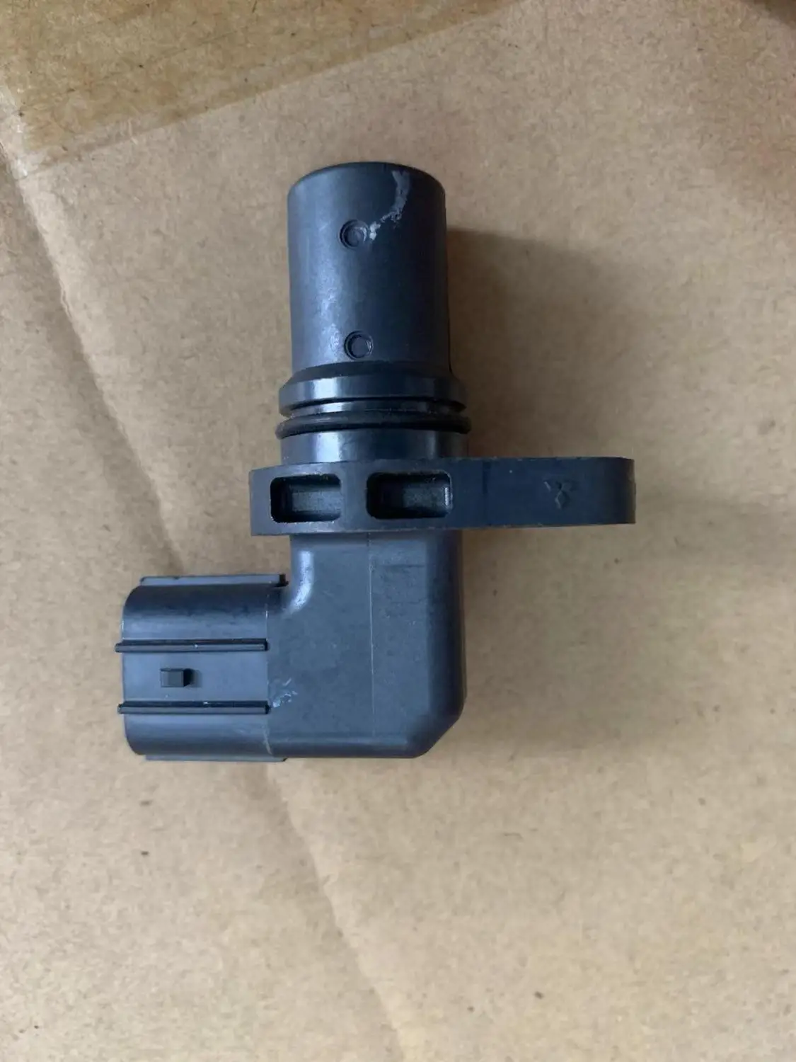 Оригинальный OEM J5T33072 33220-50M00 Датчик положения распределительного вала для Mitsubishi