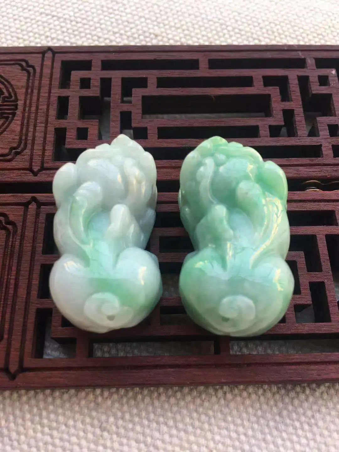 

100% real jade Natural Hand Carving Emerald Floating Flower handmade brave troops green jade Pendant necklace jadite certificate