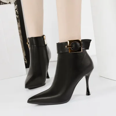 Comprar 2019 Europa y América sexy punta Martin botas hebillas Delgado Martin botas cremallera lateral con nuevas botas cortas de mujer botas