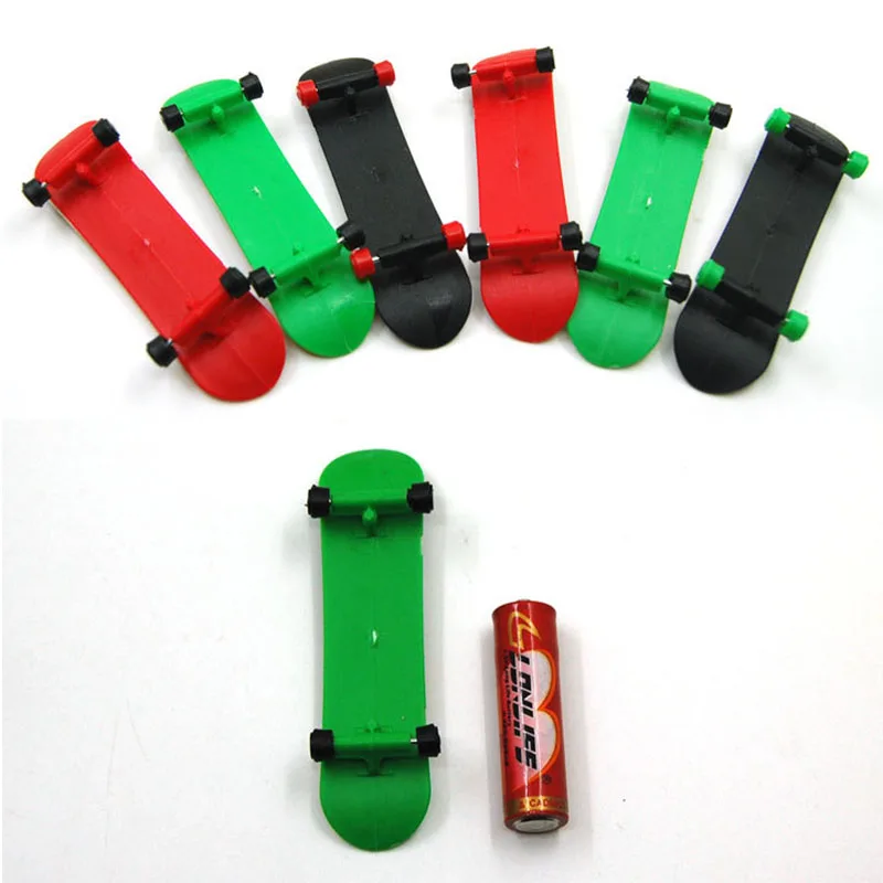 Random Mini FSB Finger Skateboarding Toys 1pcs for Kids Gift