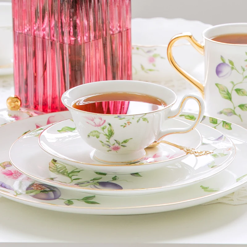 EECAMAIL керамическая кофейная чашка блюдце английский послеобеденный чай чашка Европейский маленький роскошный цветок растение костяного фарфора кофе набор