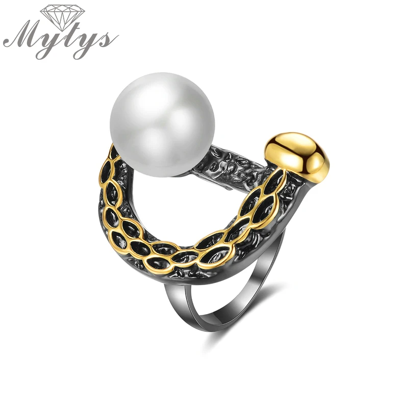 

Mytys Old Tree Branches Design Letter D Shape Hollow Ring for Women Vintage Statement Jewelry Black Gund Pearl Ring R2162