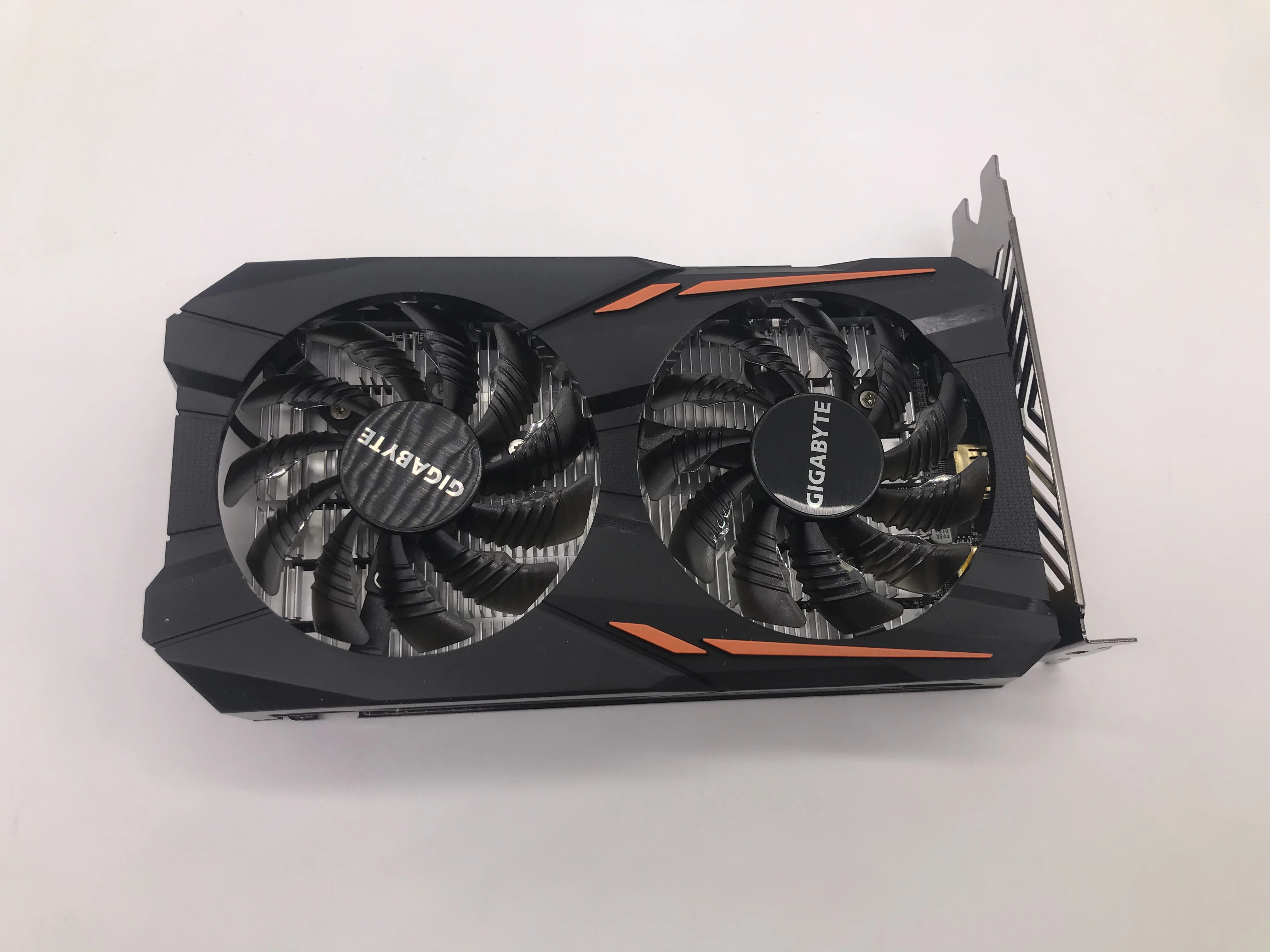 Полный новый Gigabyte GTX1050 OC 2G Настольный ПК игра разгон Инди начала