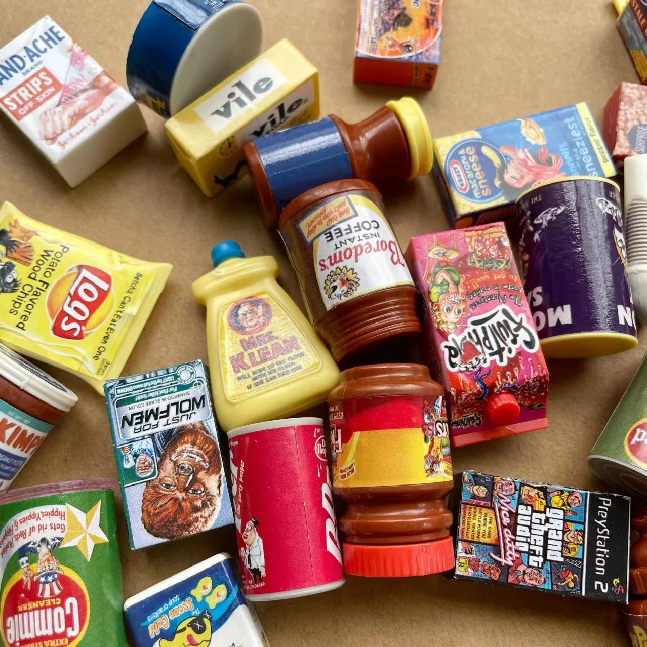 Mini Toy world Wacky Packages supermarket miniature mini merchandise bottles and cans, a variety of mixed hair 5