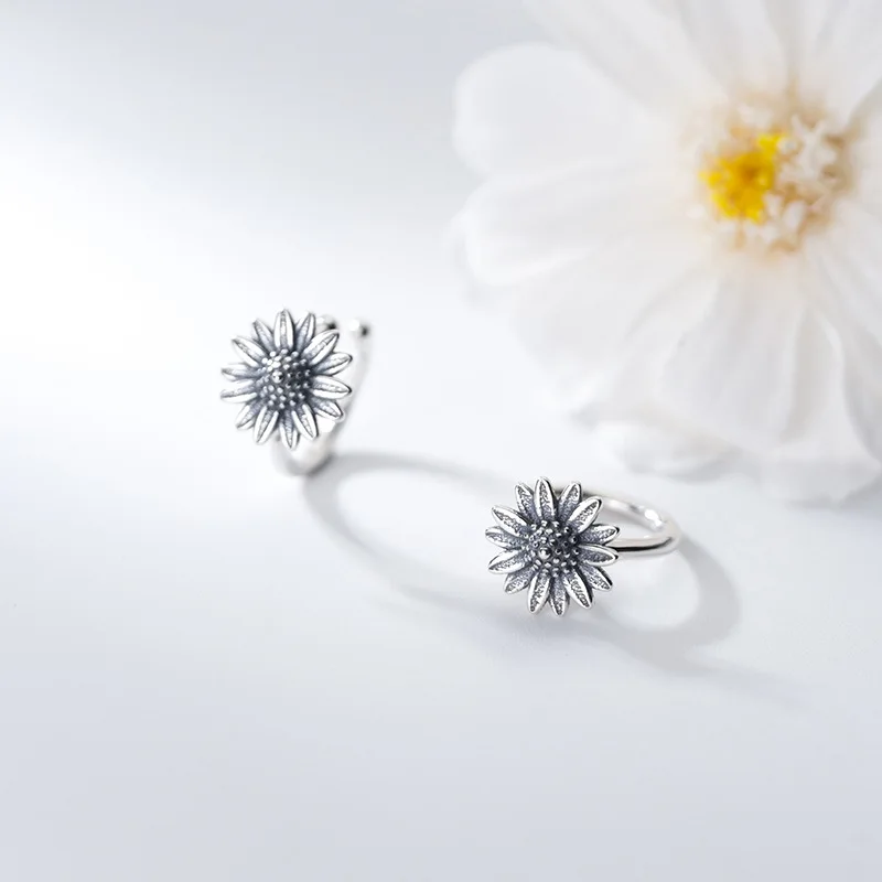 

Genuine 925 Sterling Silver Vintage Daisy Ear Cuff Wrap Earrings Cute Flower Non-pierced Cartilage Earrings Cuffs for Women