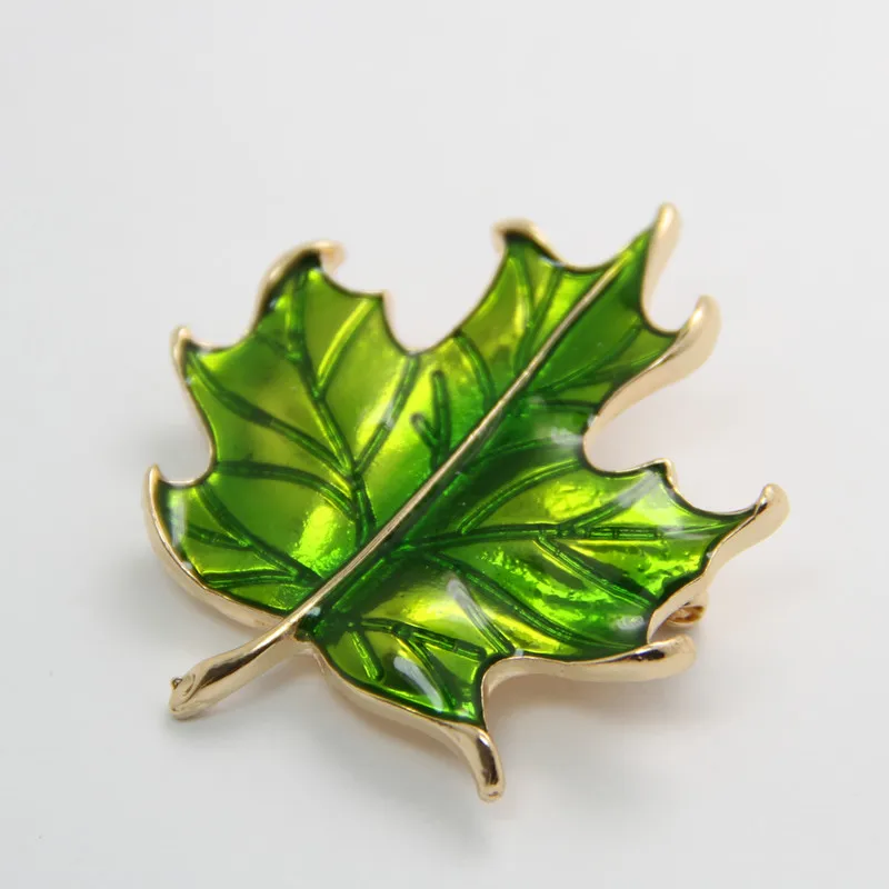 

2020 Brooch Enamel Pin Retro Transparent Drip Maple Leaf Contracted Clothes Broche Collar For Women And Men Badge On Backpack