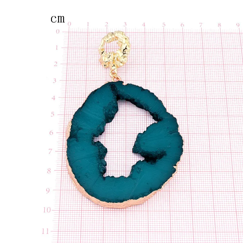 10877987836_1592779509