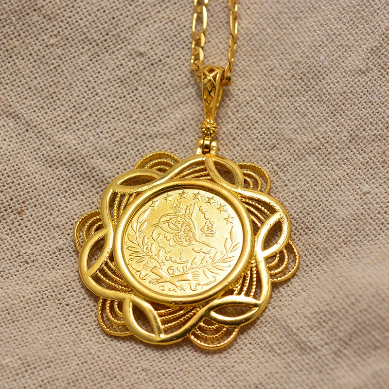 Gold coin locket Clearance
