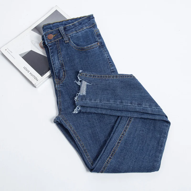 0_4_3739393216401401917