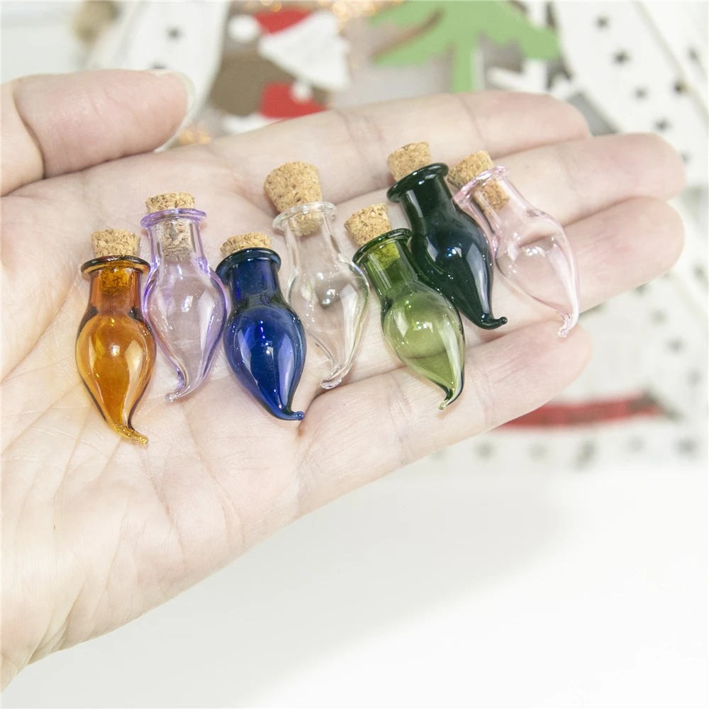 7 pcs Mixed Mini Arts Glass Bottles With Corks Small Chili Glass Bottles Pendants Jars Gift Vials