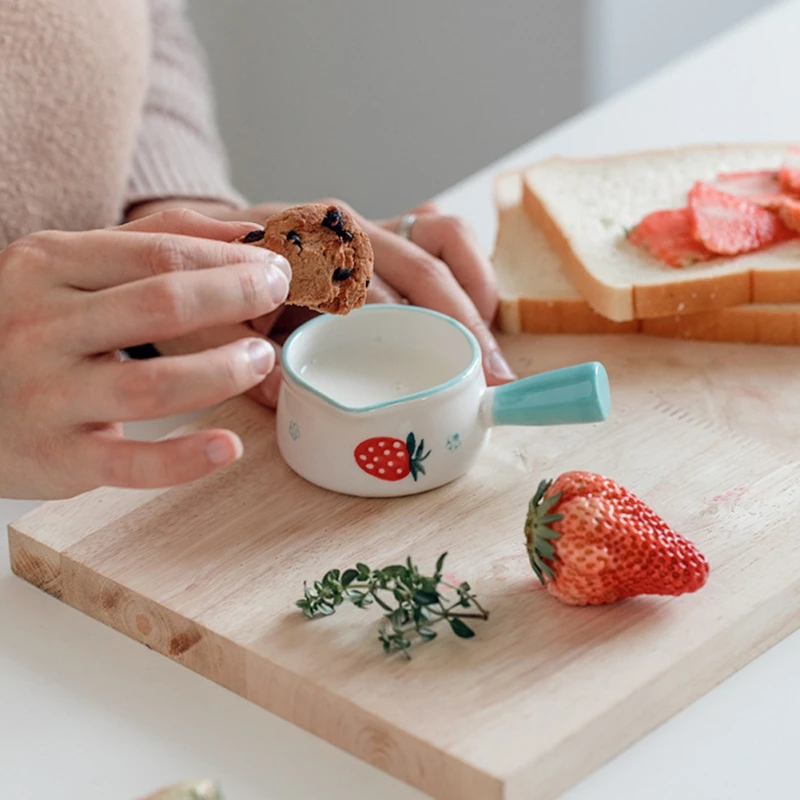 Ceramic Milk Pot 50ML Cooking Non-stick Mini Milk Pot Cookware Cute Strawberry Jug with Handle Salad Dipping Dishes