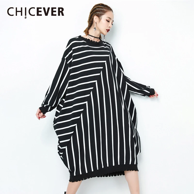 Женское Полосатое платье CHICEVER хит разноцветное с круглым вырезом и длинным