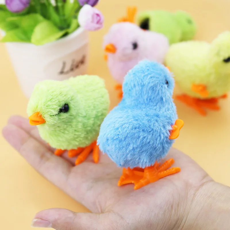 

Children imitate the clockwork chicken and chicken chicken toys chain clockwork toys