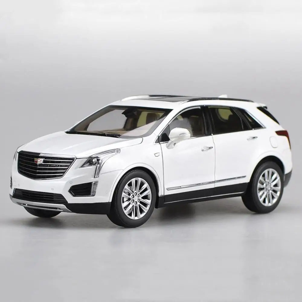 Модель внедорожника CADILLAC XT5 1/18 в масштабе 2016 белая литая модель автомобиля