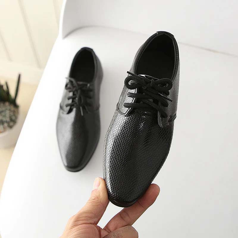 Модная кожаная Современная обувь для мальчиков; Черная мягкая танцевальная обувь на шнуровке для мальчиков; обувь для латинских танцев на квадратном каблуке; XZ19087