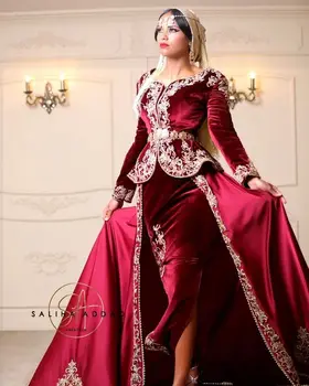 

Karakou Moderne Burgundy Velvet Prom Formal Dresses with Overskirt Gold Lace Applique Long Sleeve Arabic Evening Wear Gowns