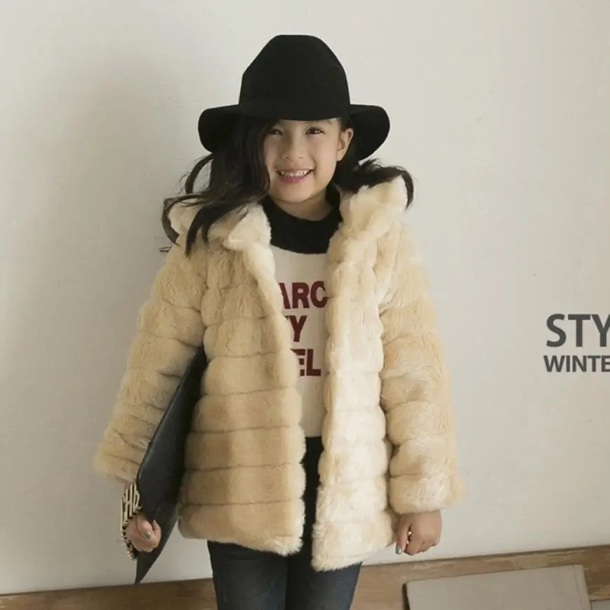 

Winter Girls Faux Fur Coat Children Warm Hooded Jacket Xmas Snowsuit Outerwear Modis Kids Clothing Imitation Fur Overcoat Y1876
