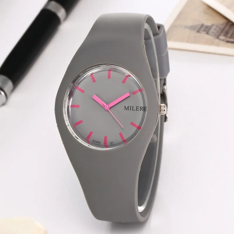 

Exquisite Silicone Simple Women Watches Famous Brand Female Clock Quartz Watch Ladies Wrist Watch Montre Femme Relogio Feminino