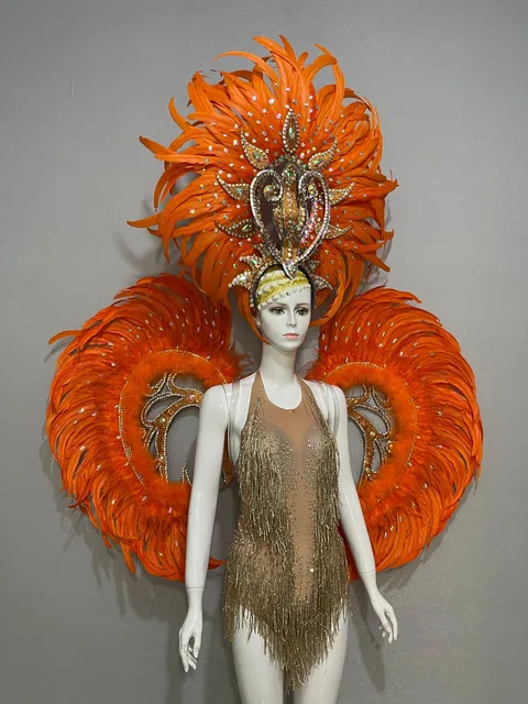 Coiffe de carnaval en plumes d'autruche de taille moyenne sur une couronne  en strass -  France