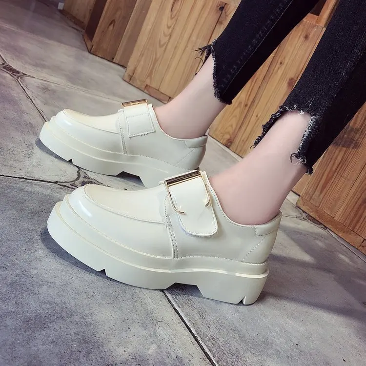 

2018 Spring And Autumn British-Style Small Leather Shoes Lin Yun Celebrity Style Shoes round-Toe Buckle Velcro Thick Bottomed Pa