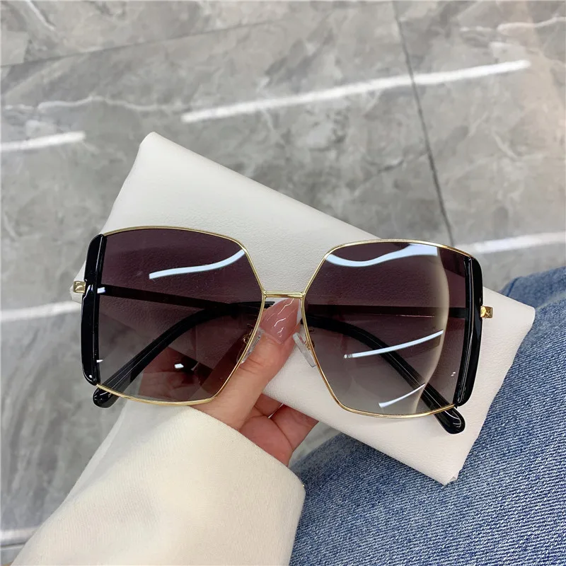 2021 Fashion Squre Pink Sunglasses Vintage Women Creartive Brand Designer Shades Sun Glasses Latest Popular big frame sunglasses Sunglasses